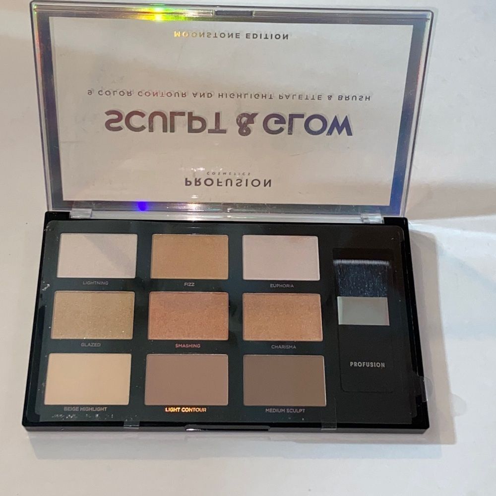 Profusion Cosmetics Sculp & Glow Palette with Brush